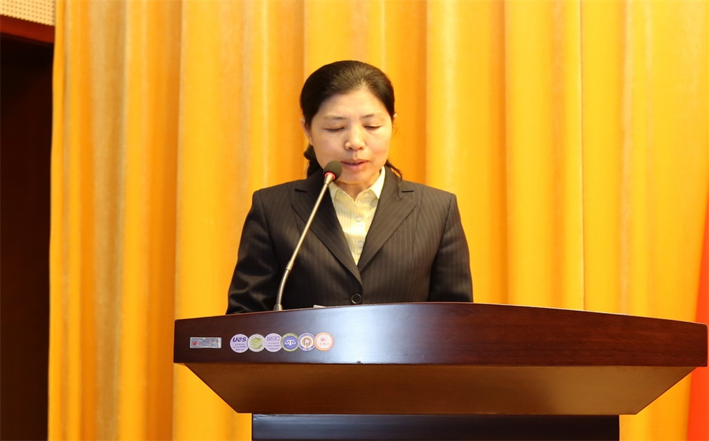 李艳杰副馆长主持开幕式